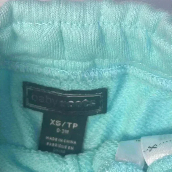 Roots - NWT - baby shorts. Size 0-3 months - Picture 2 of 3